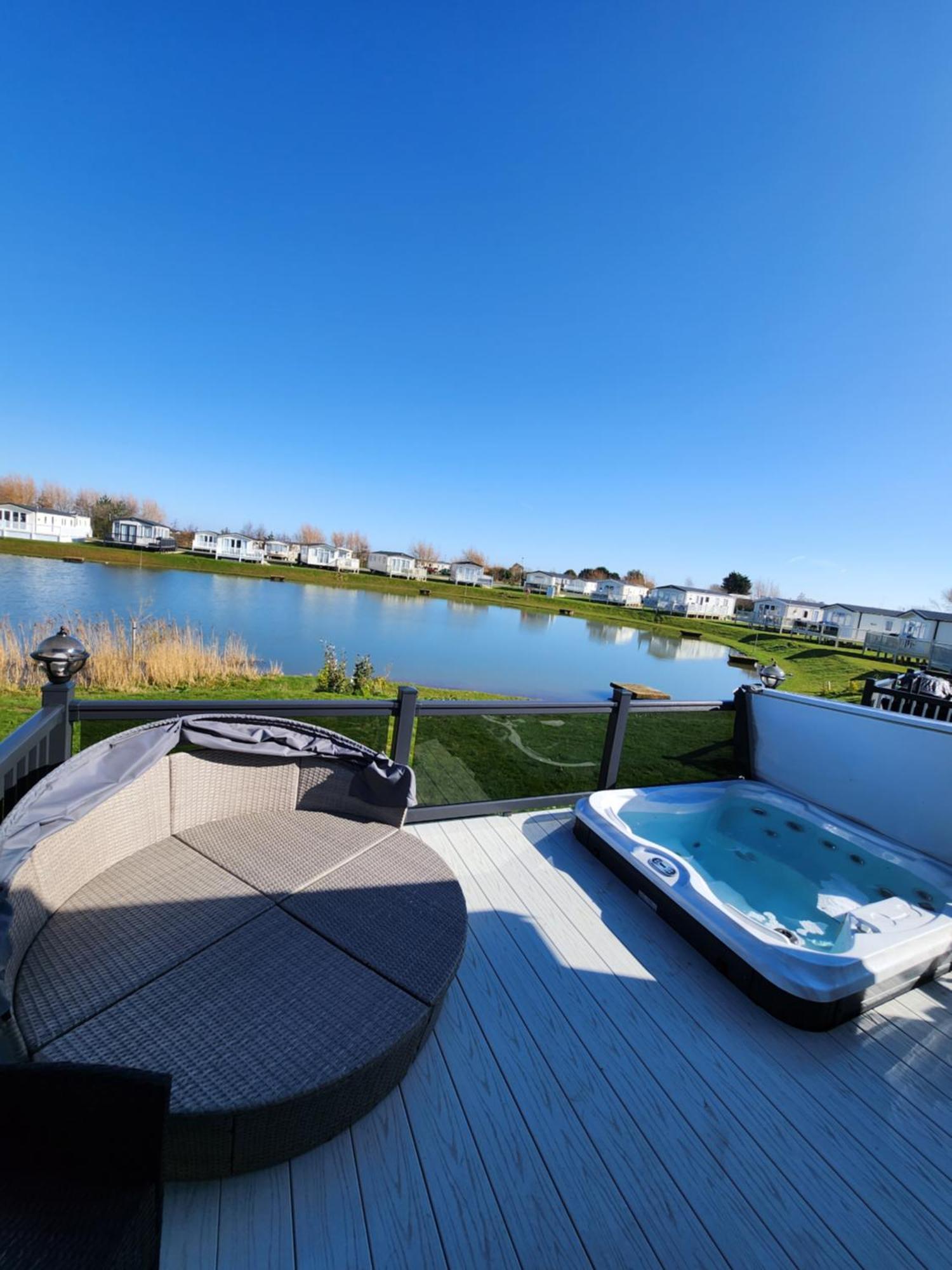 Pinewood Retreat 37 Fishing Lake With Hot Tub The Grange マーブルソープ エクステリア 写真